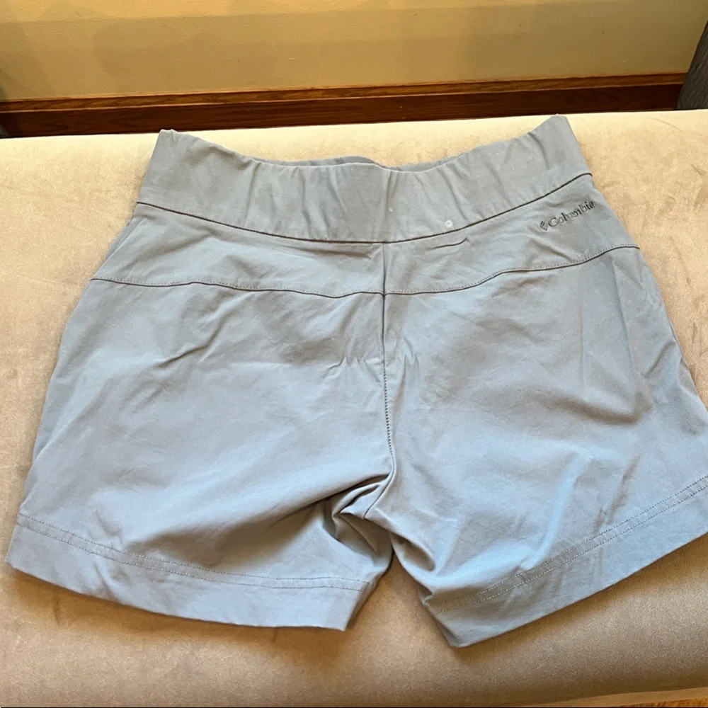 Columbia Women's High Waist Sky Gray Shorts